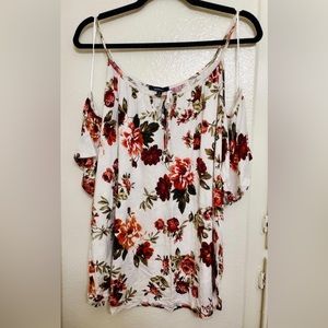 Open Shoulder Top, floral pattern, Ambiance